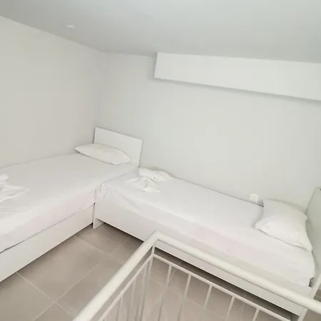 Yiannis Rania Apartment