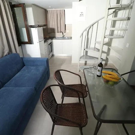 Apartment Yiannis Rania Polychrono