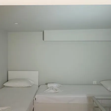 Yiannis Rania * 폴리크로노