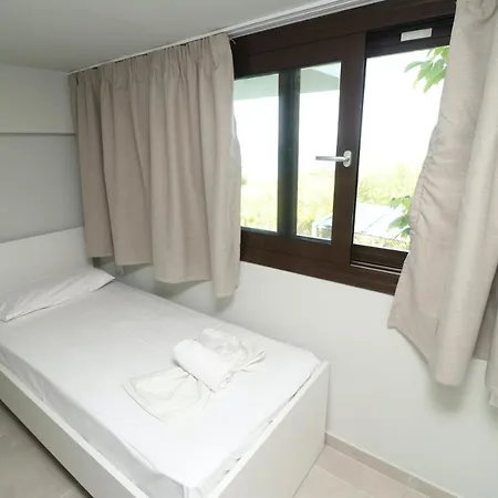 Yiannis Rania * 폴리크로노