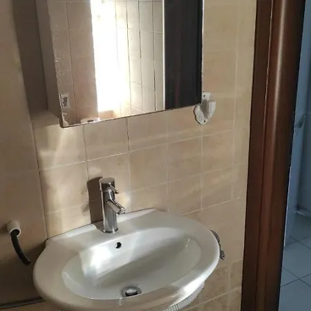 Yiannis Rania * 폴리크로노