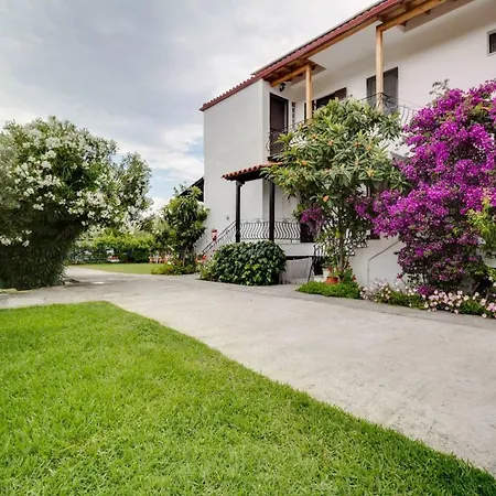Yiannis Rania Apartment